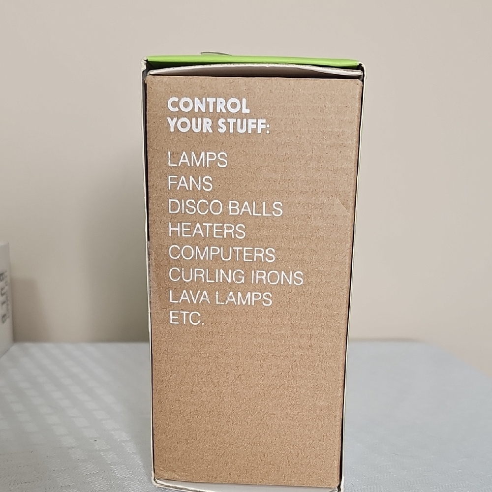 White Wi-Fi Smart Plug - Picture 2 of 5